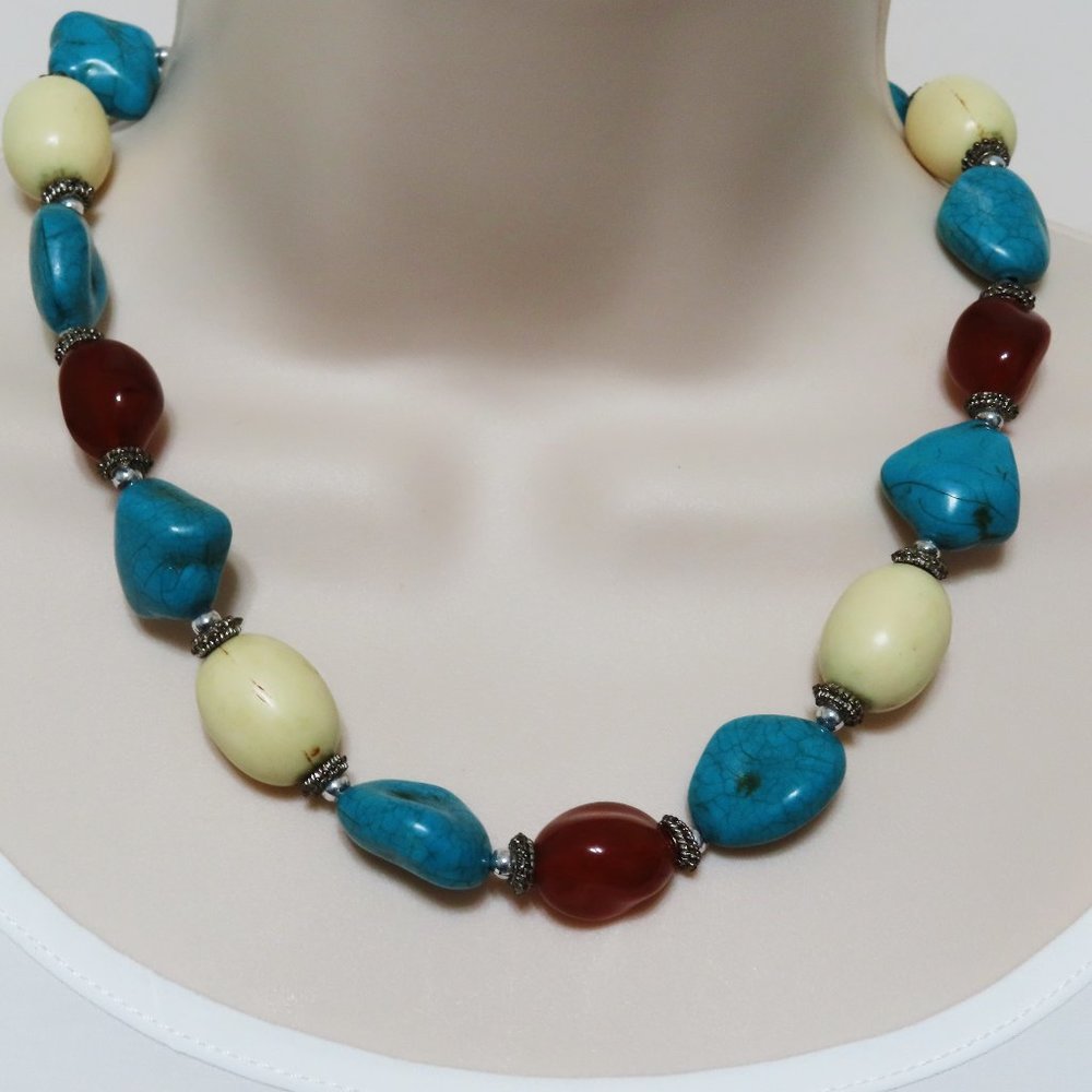 Acrylic turquoise amber and cream beaded necklace